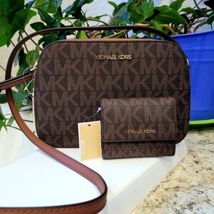 Michael Kors Houston Crossbody With Matching Wallet